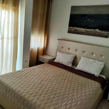 Lion Апартаменты *